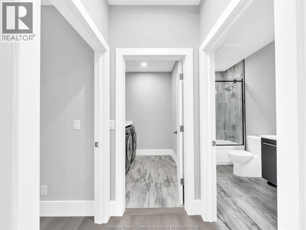 983 LAKESHORE PARK ROAD - 40