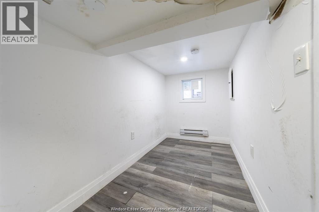 446 WYANDOTTE STREET West - 20