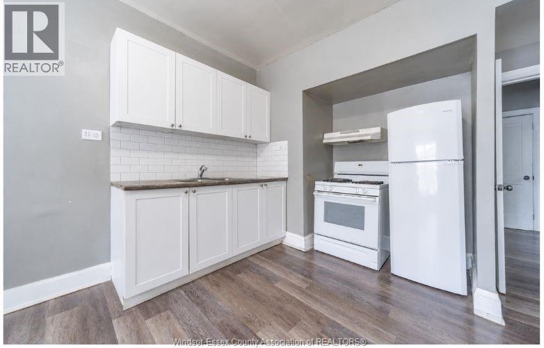 446 WYANDOTTE STREET West - 21