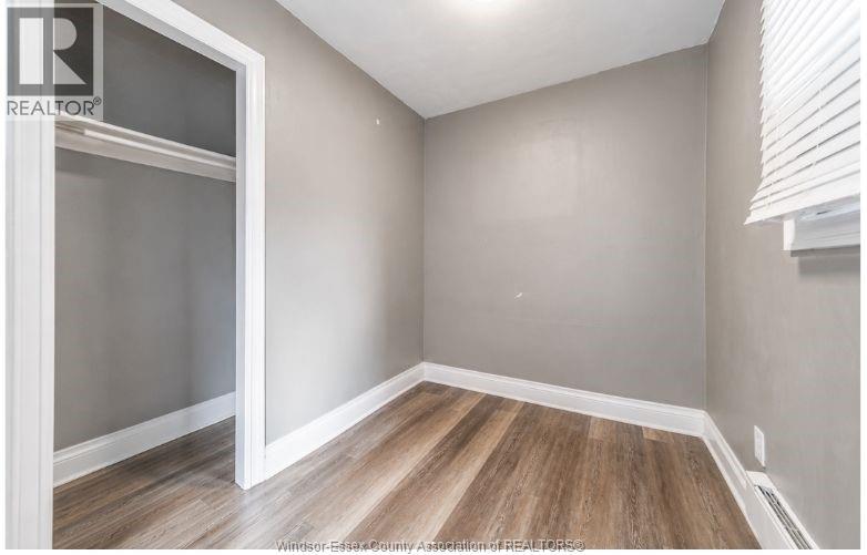 446 WYANDOTTE STREET West - 7