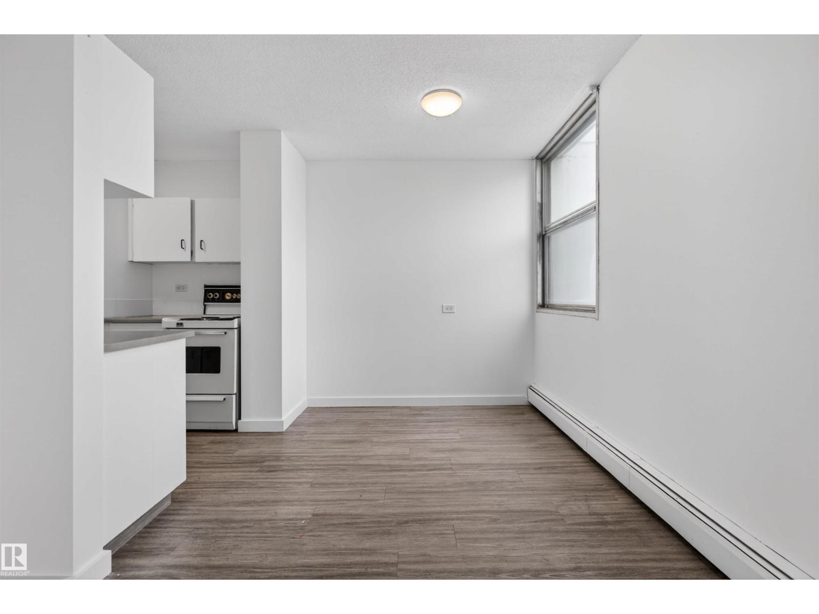 #1007 9930 113 ST NW - 11