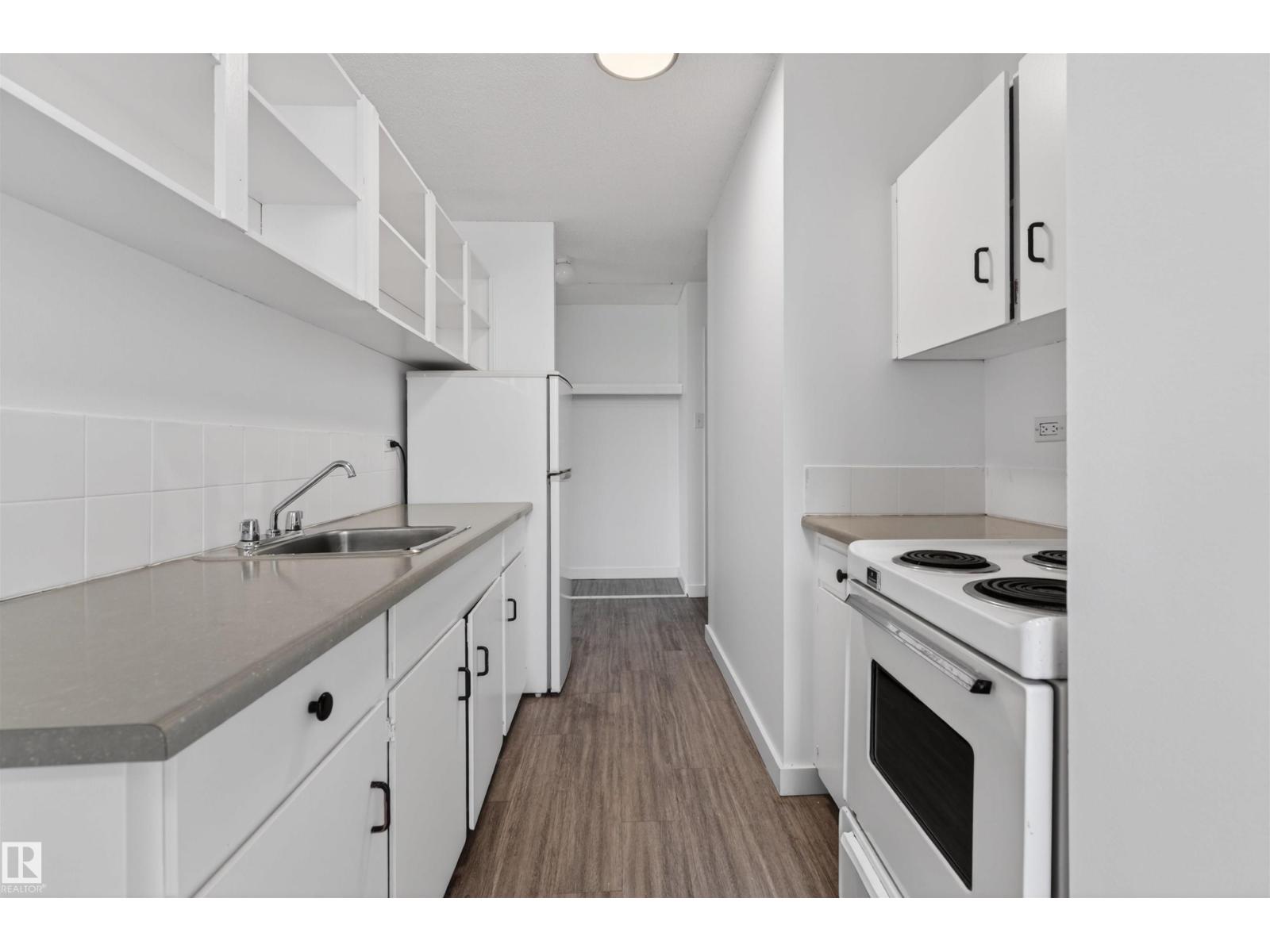 #1007 9930 113 ST NW - 12