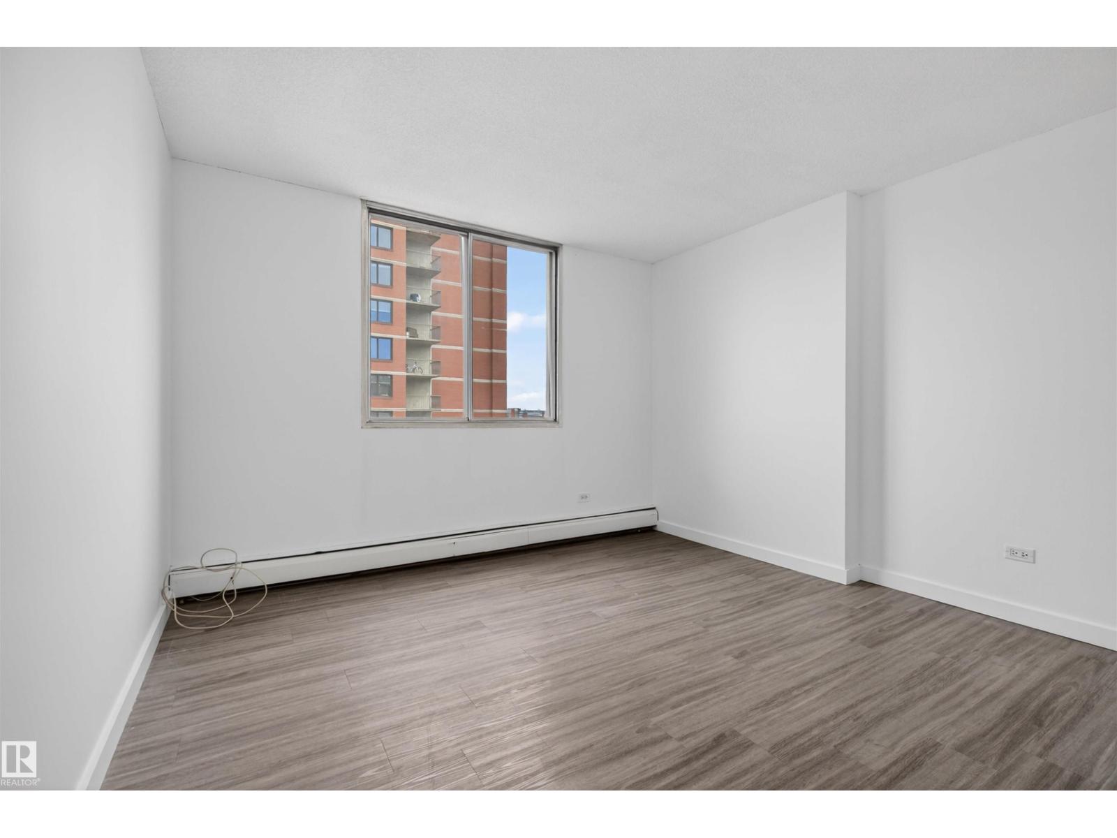 #1007 9930 113 ST NW - 18