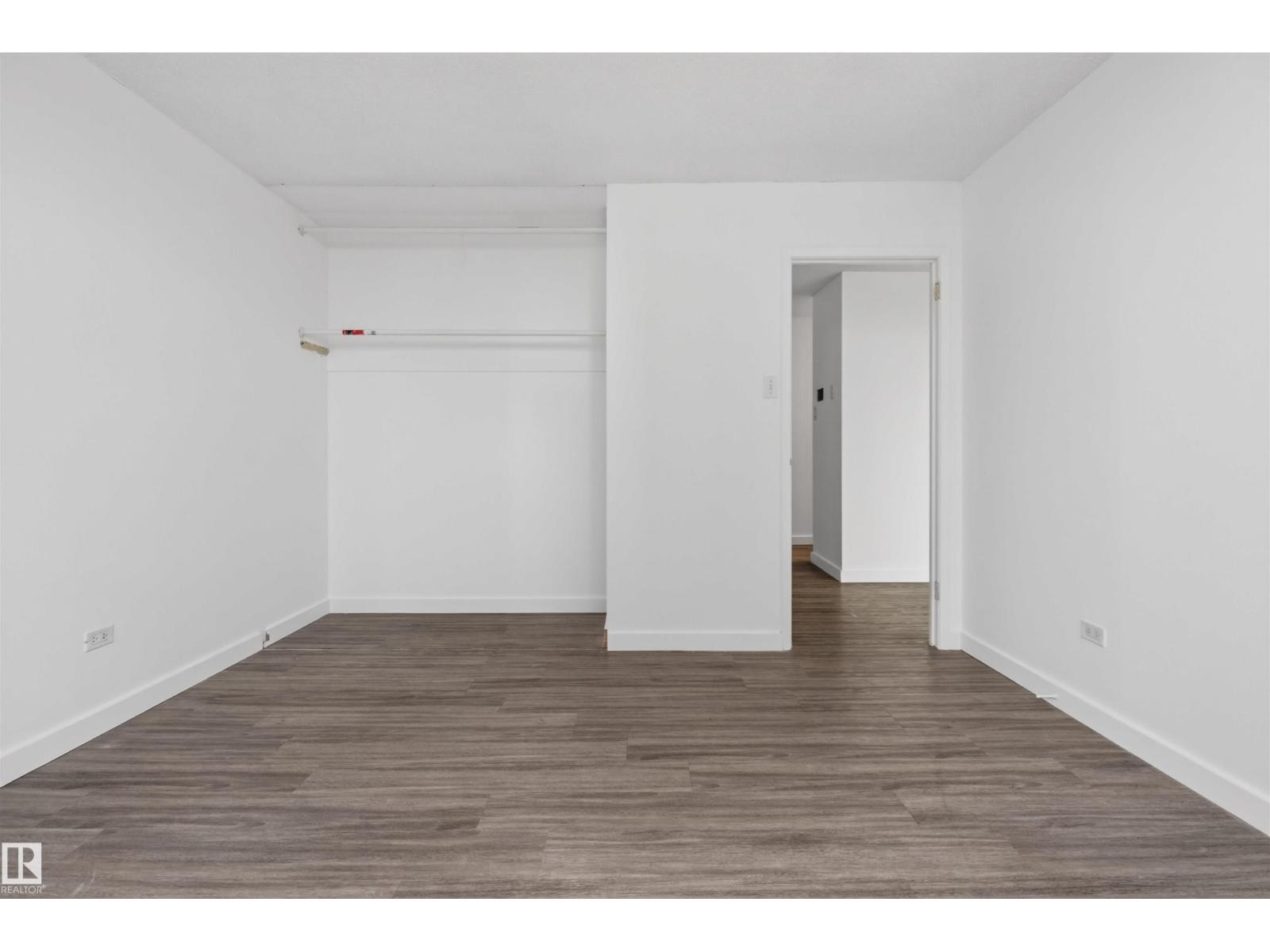 #1007 9930 113 ST NW - 19