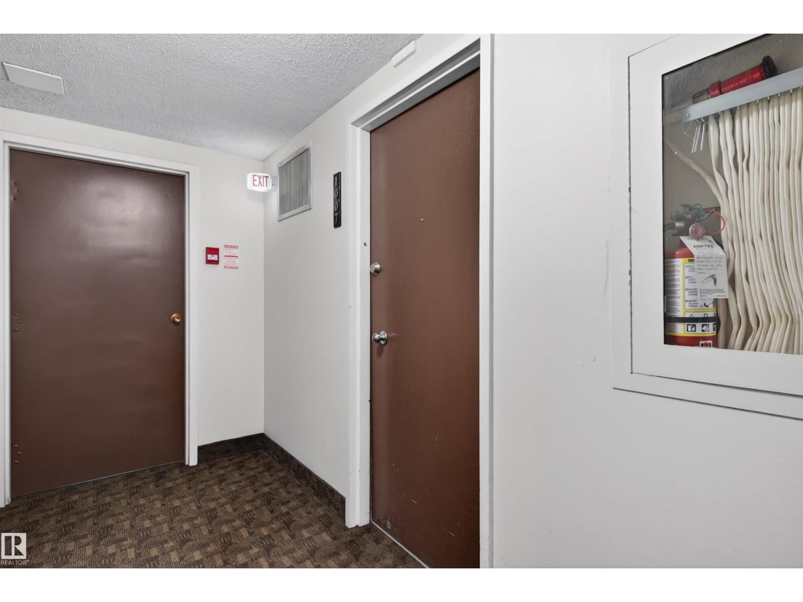#1007 9930 113 ST NW - 23