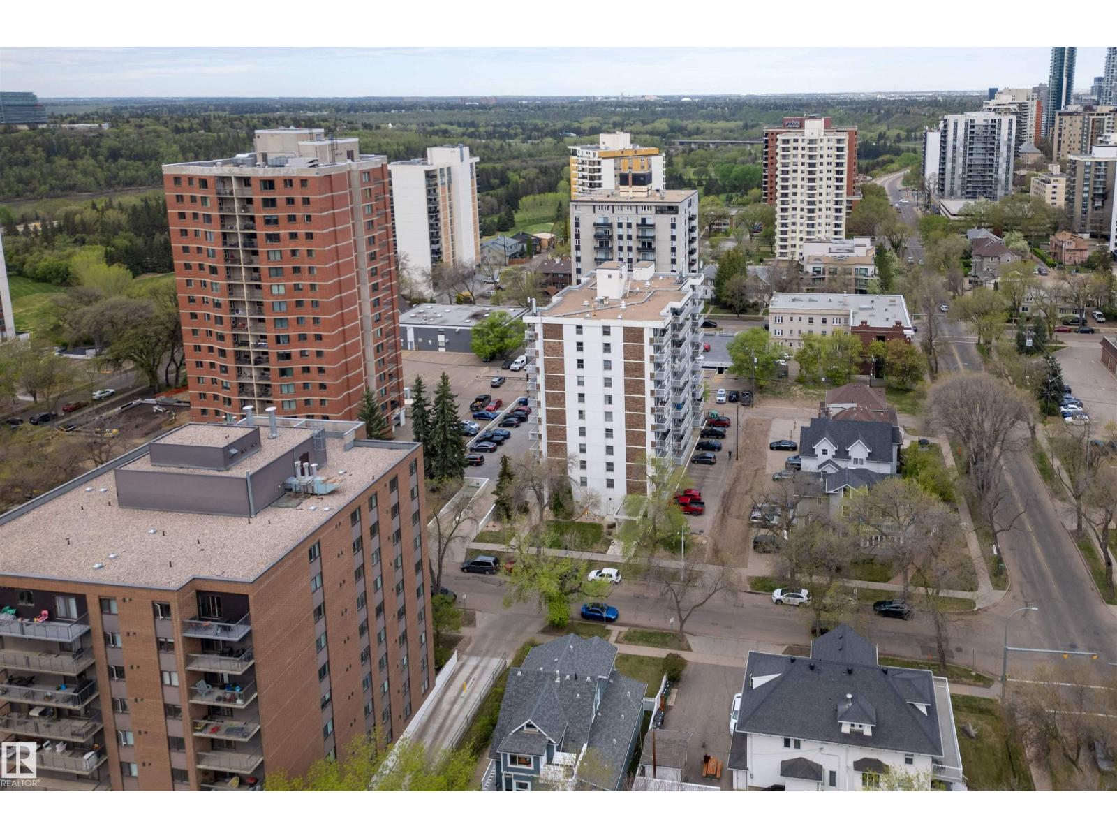 #1007 9930 113 ST NW - 27