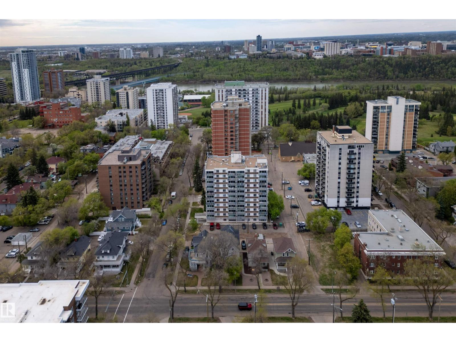 #1007 9930 113 ST NW - 28
