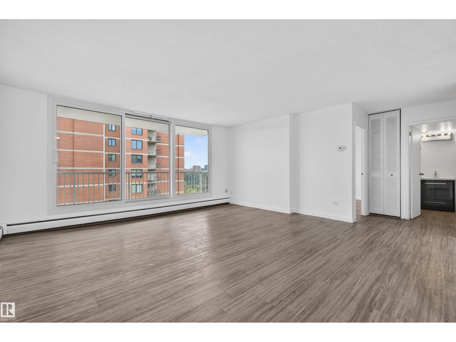 #1007 9930 113 ST NW - 7