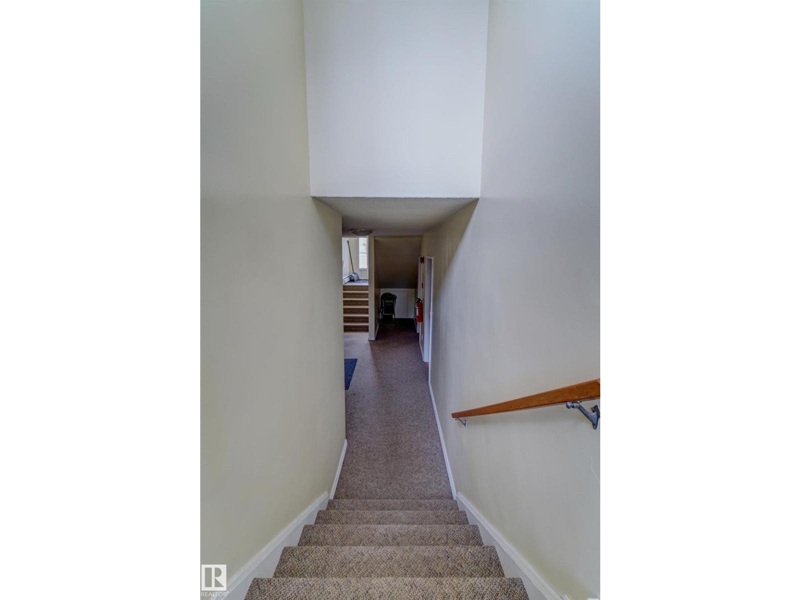9749 88 AV NW - 15