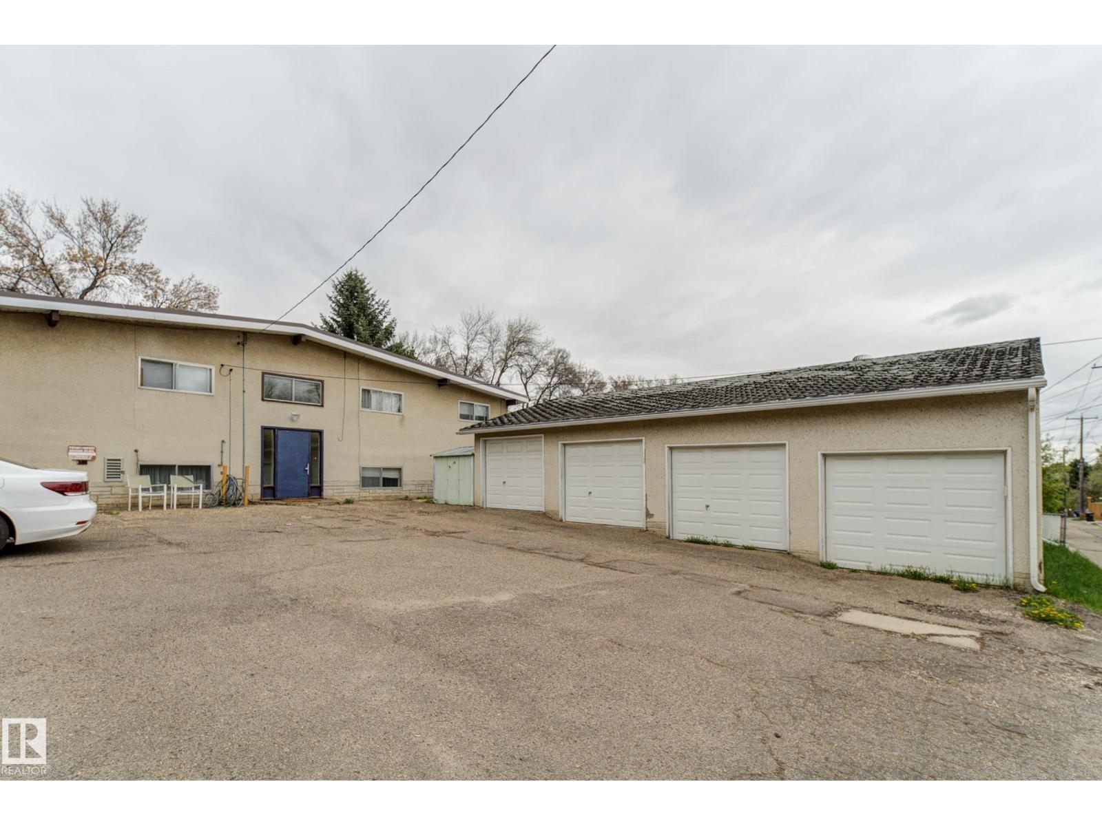 9749 88 AV NW - 16