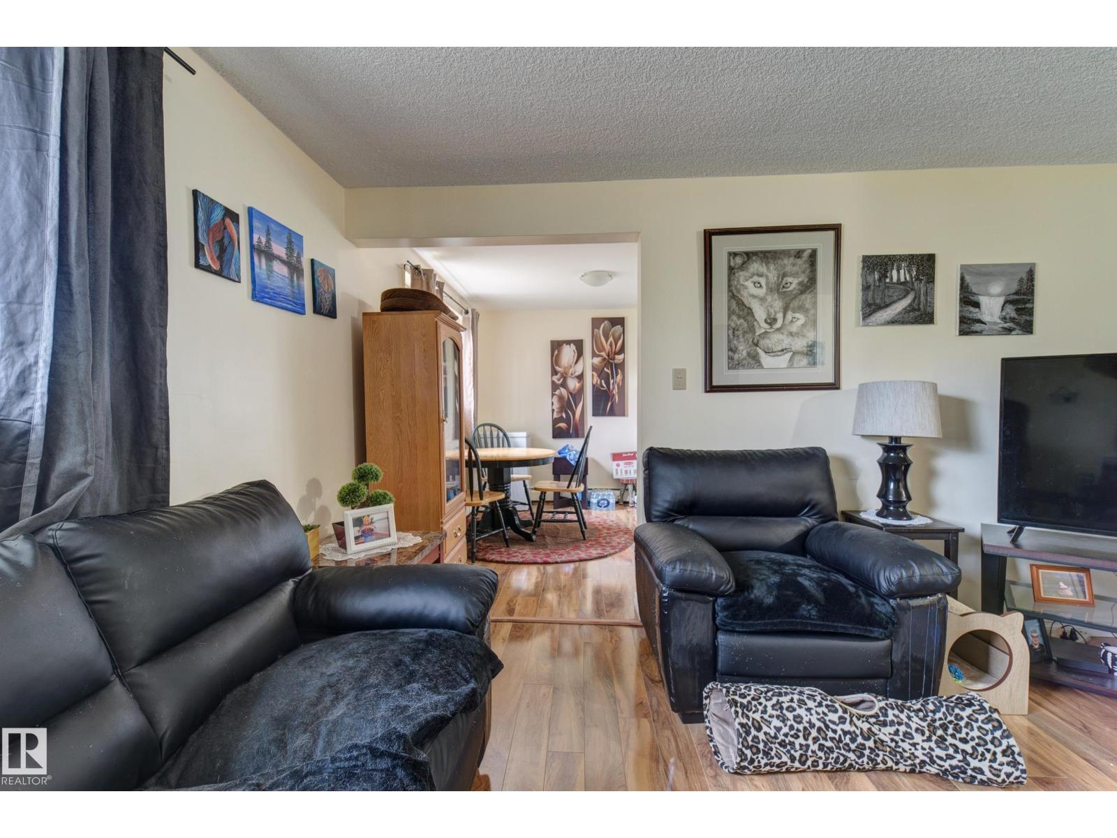 9749 88 AV NW - 3