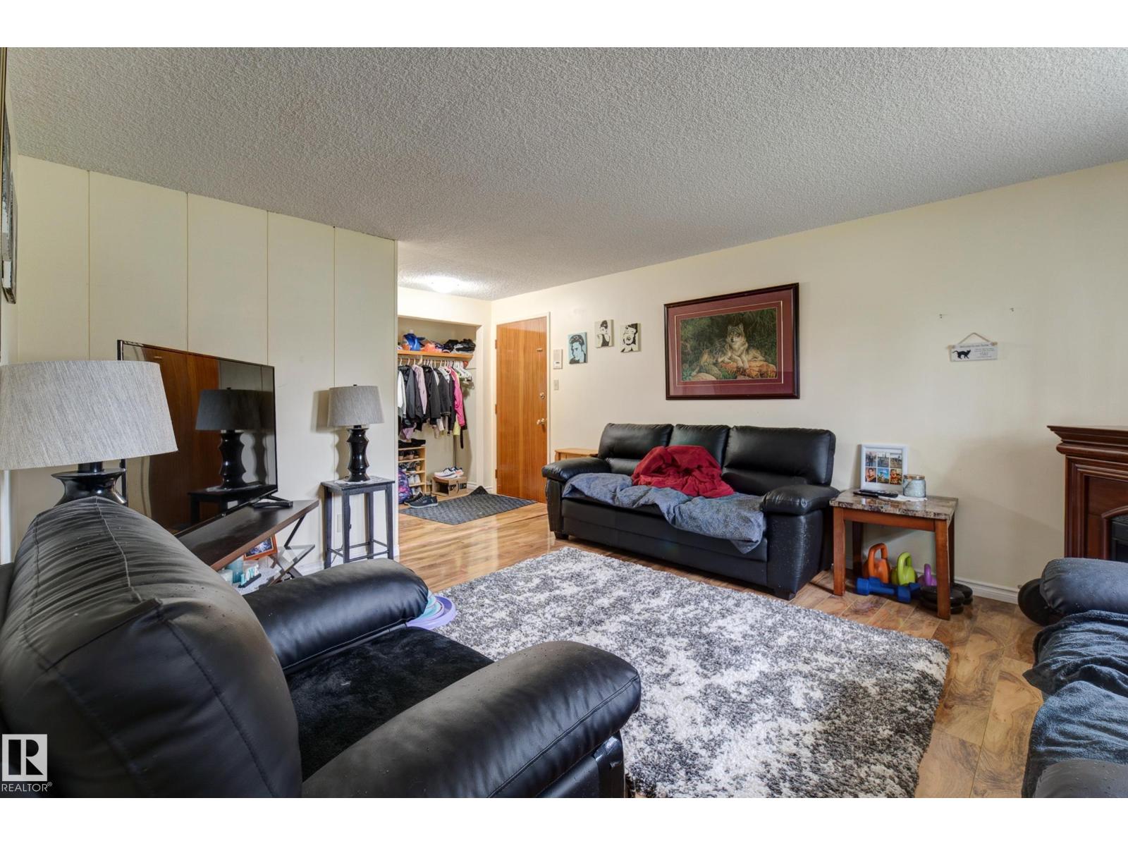 9749 88 AV NW - 4