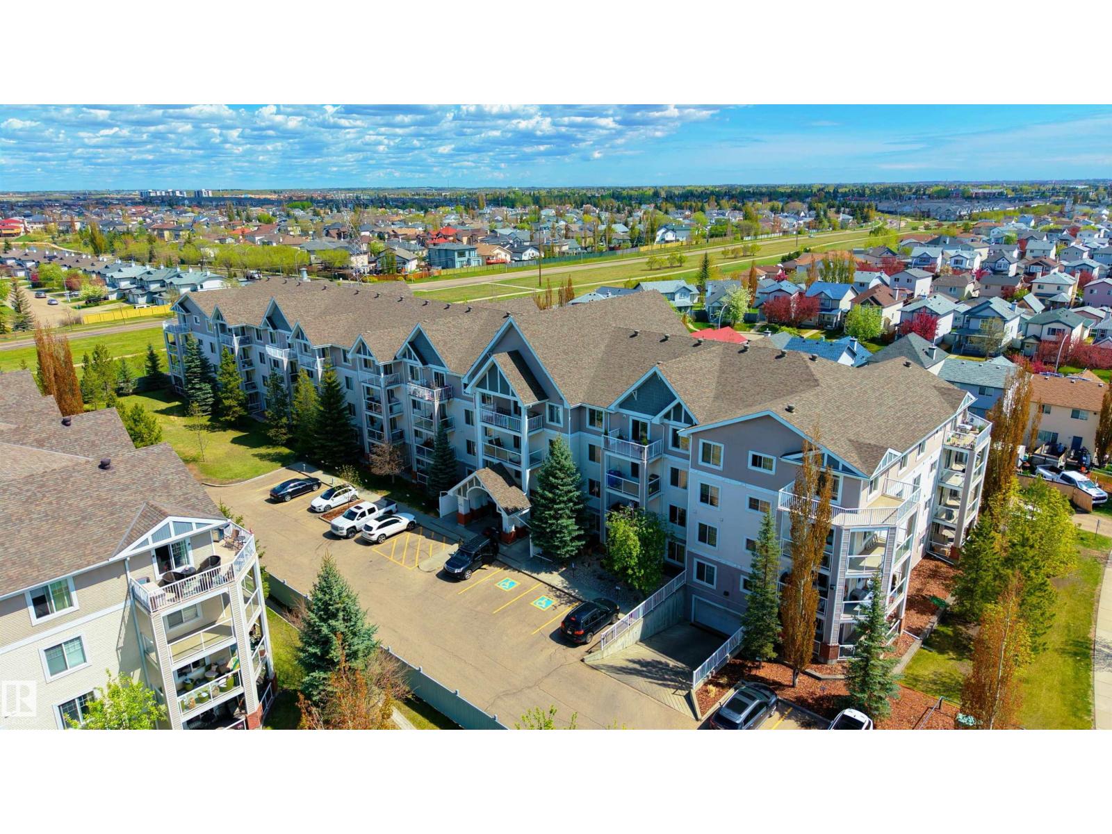 #103 13710 150 AV NW - 35