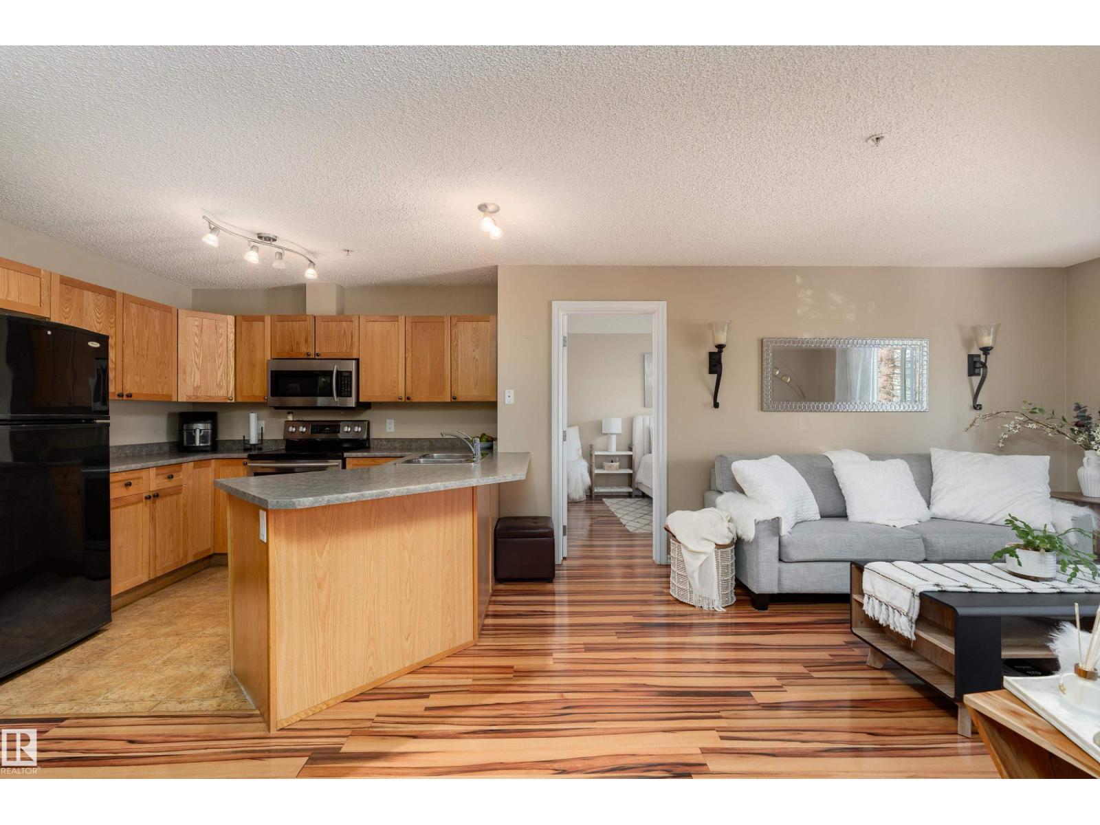 #103 13710 150 AV NW - 8