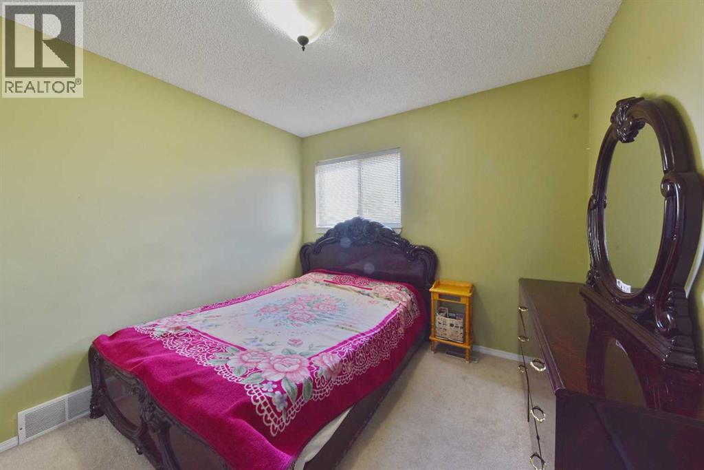 125 Costa Mesa Close NE - 13