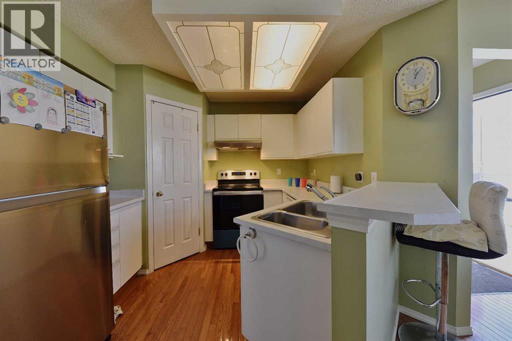 125 Costa Mesa Close NE - 21