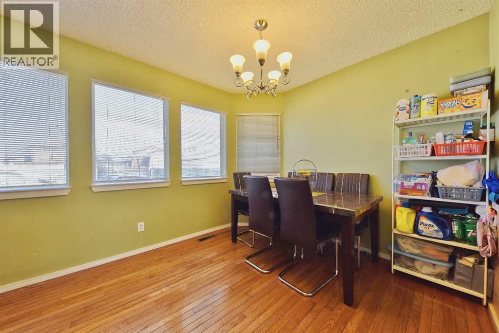125 Costa Mesa Close NE - 26