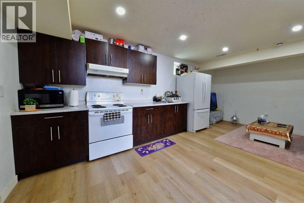 125 Costa Mesa Close NE - 33