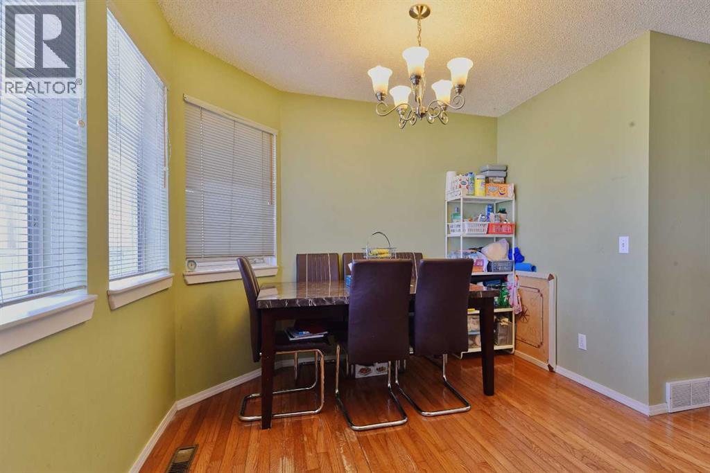 125 Costa Mesa Close NE - 25