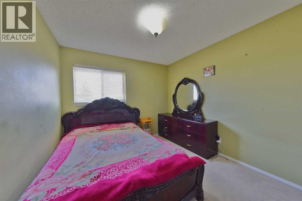 125 Costa Mesa Close NE - 12