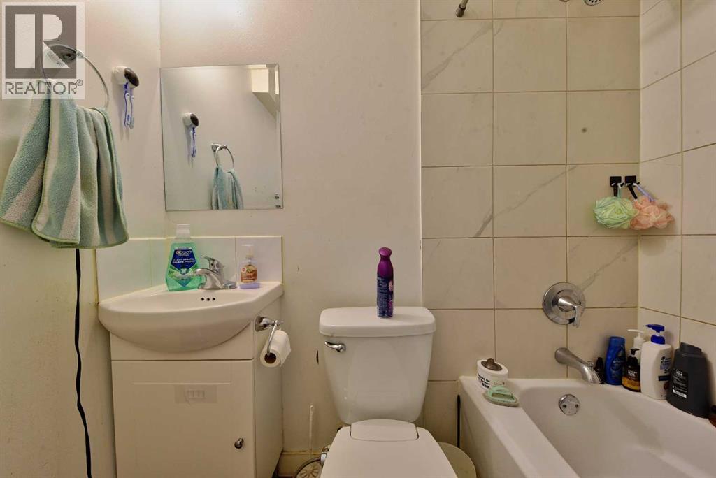 125 Costa Mesa Close NE - 32