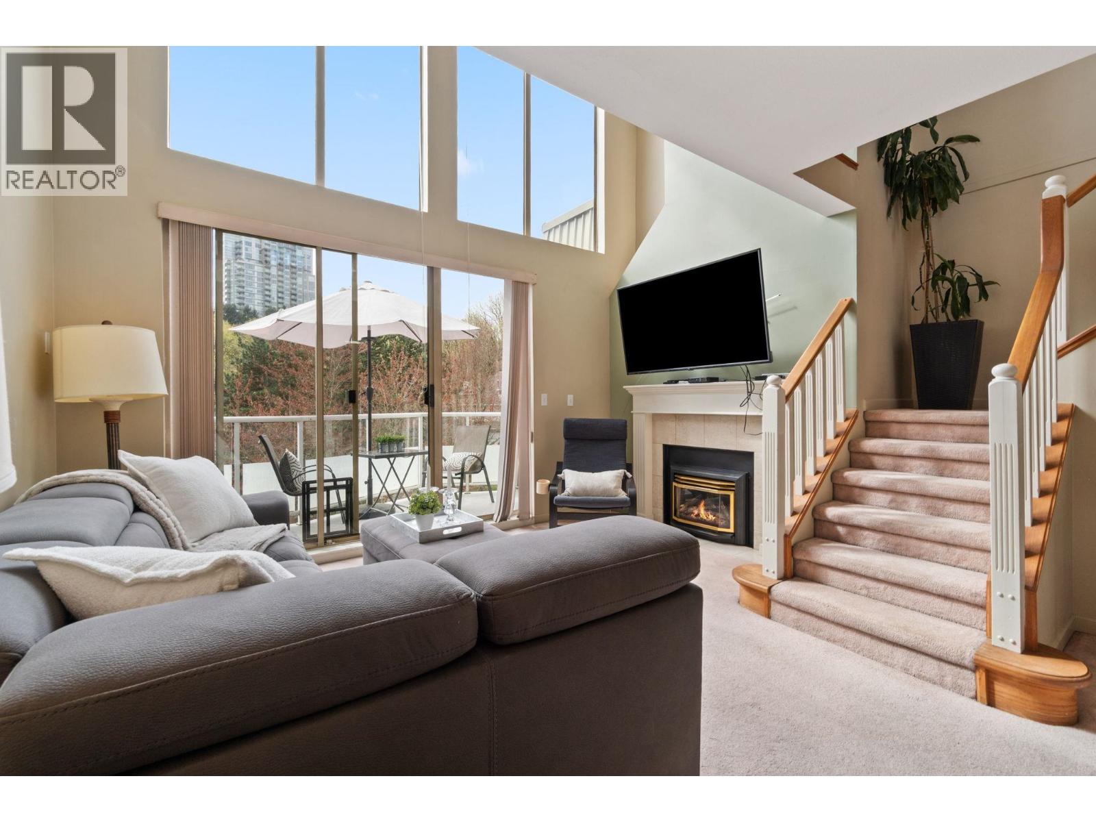 402 60 RICHMOND Street - main photo