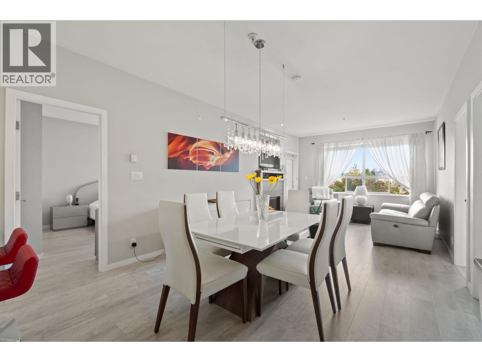 303 288 HAMPTON Street - main photo
