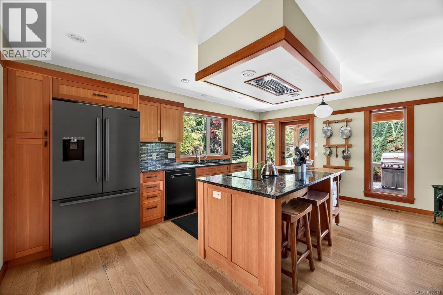 169 Churchill Rd - 25