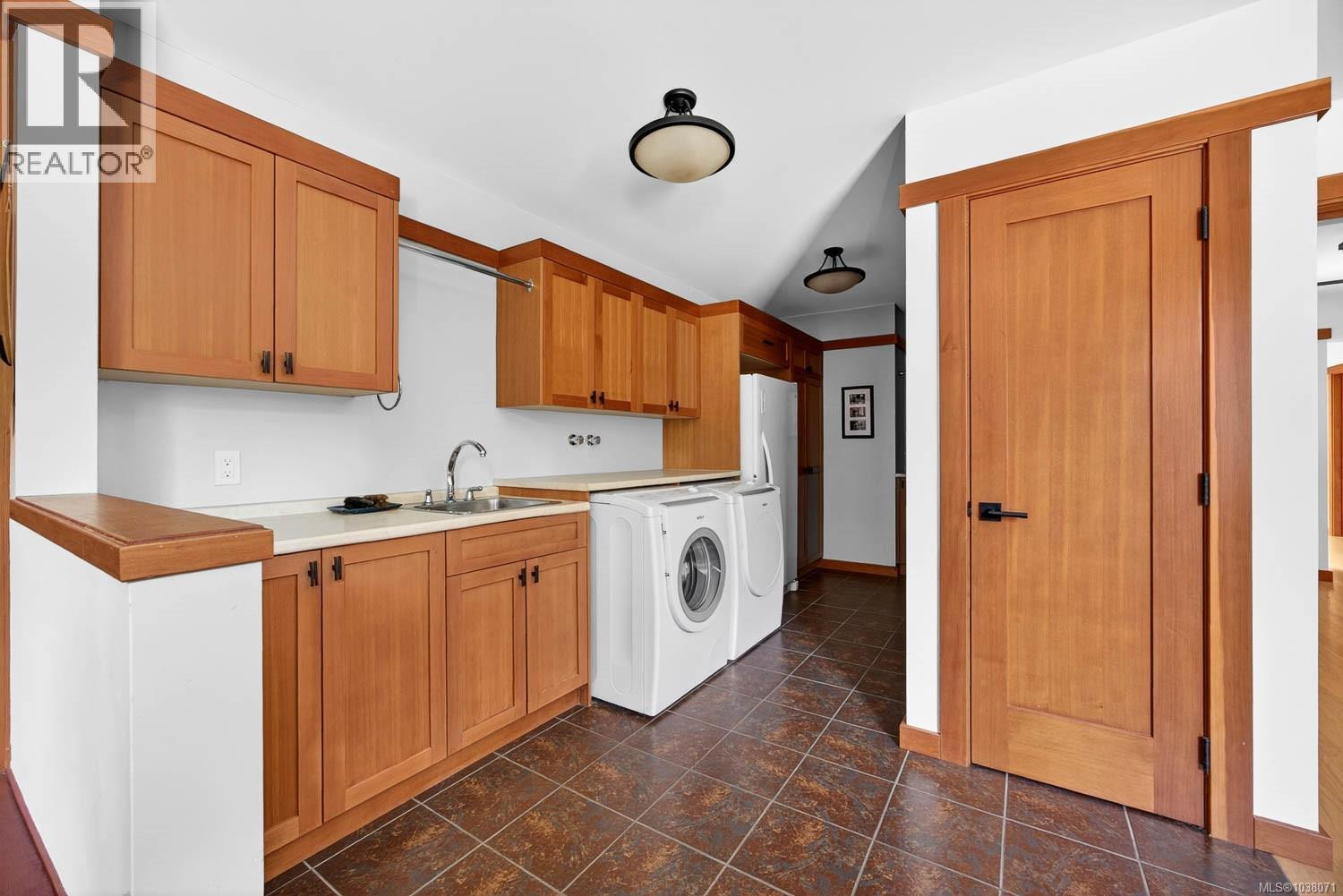 169 Churchill Rd - 33