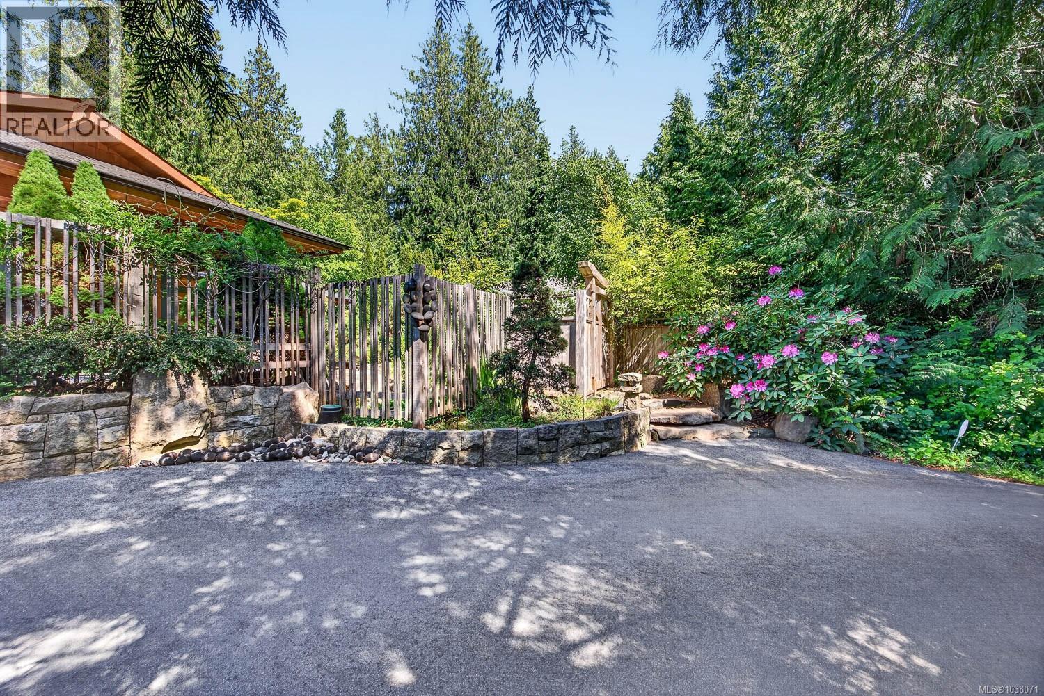 169 Churchill Rd - 62