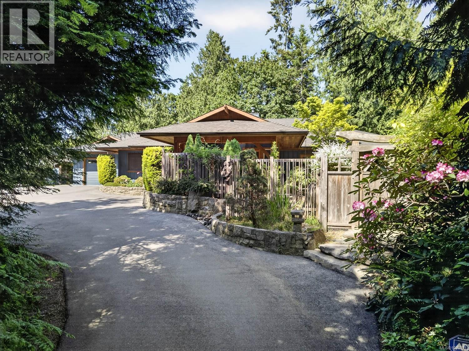 169 Churchill Rd - 69