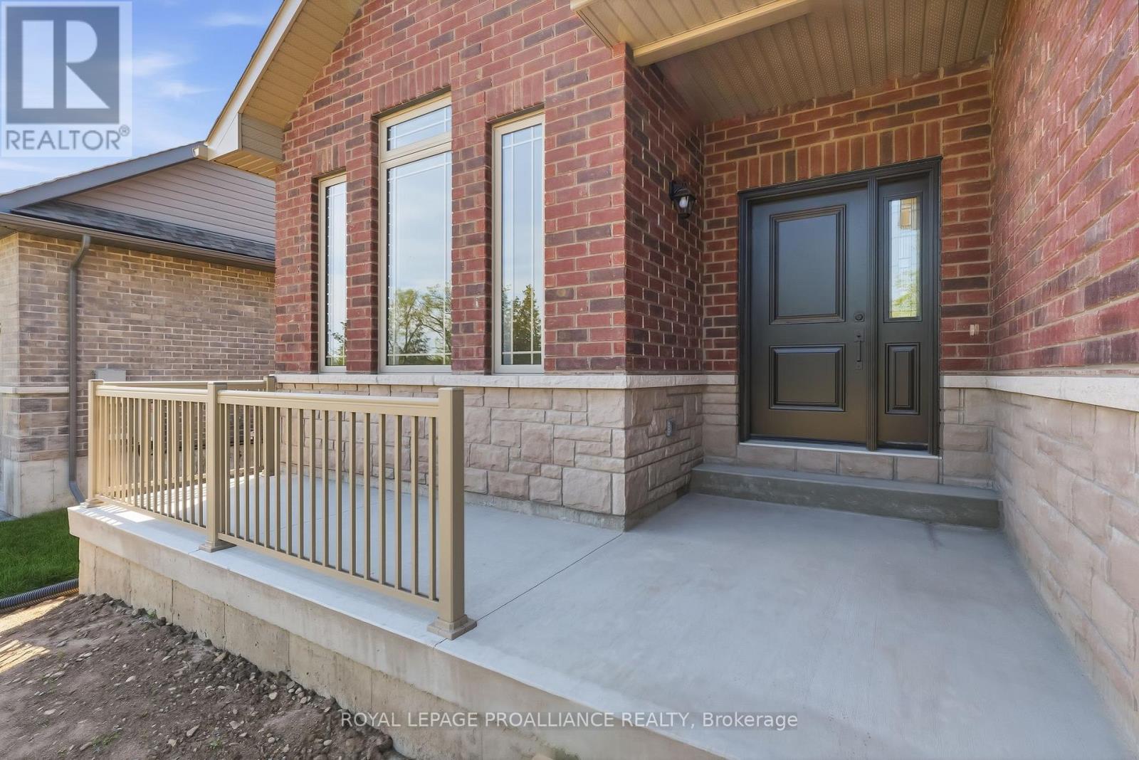 60 RIVERSIDE TRAIL - 7