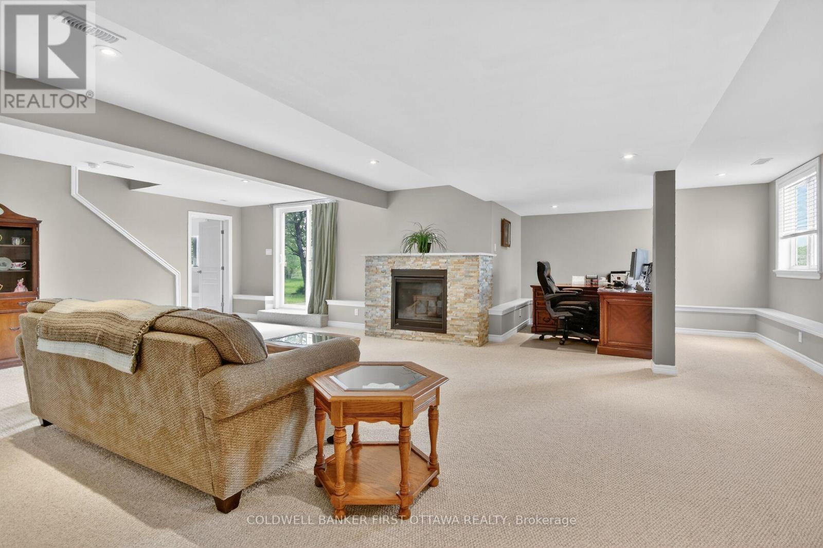 719 JORDAN STREET - 21