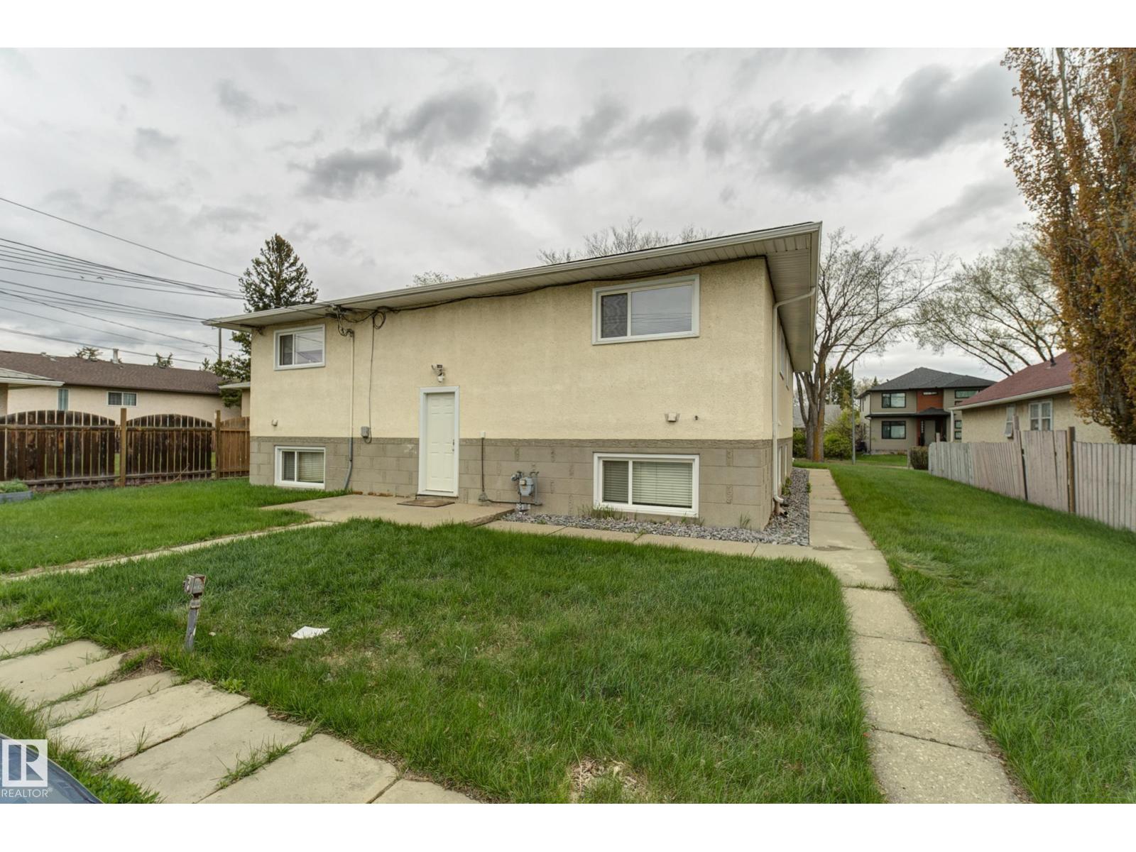 10524 78 ST NW - 14