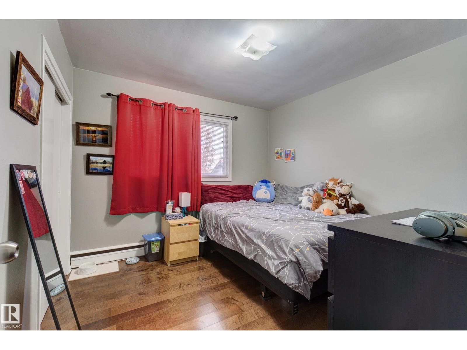 10524 78 ST NW - 8