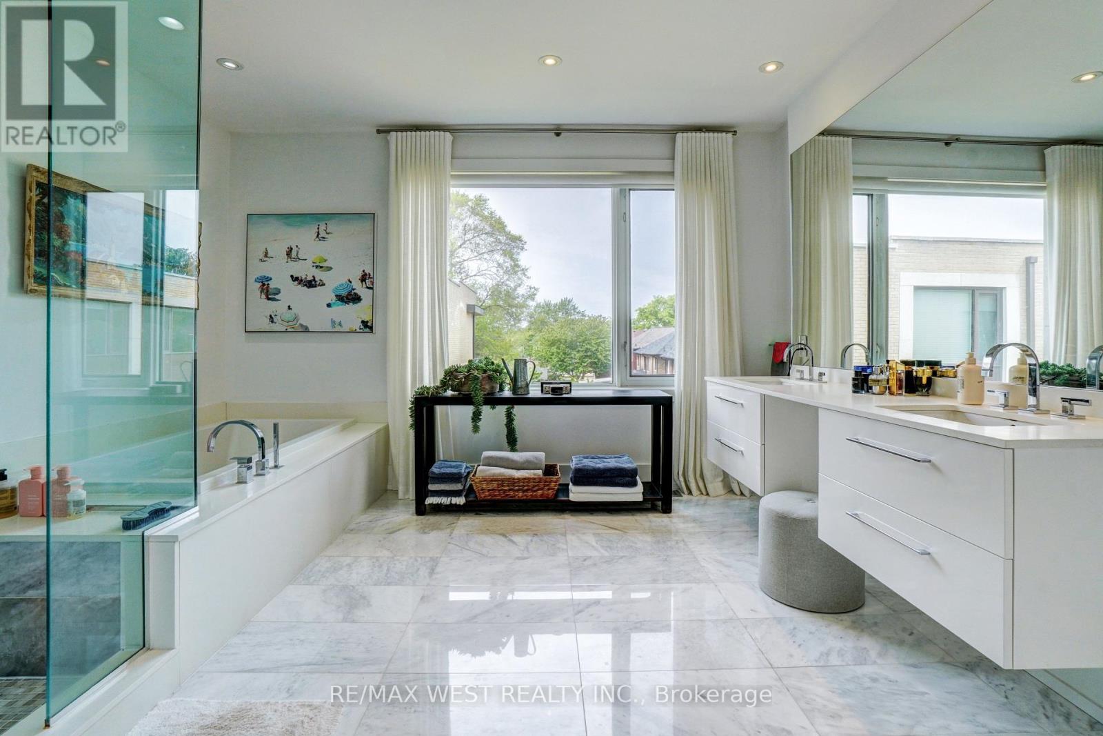 #11 66 HAVELOCK STREET - 24