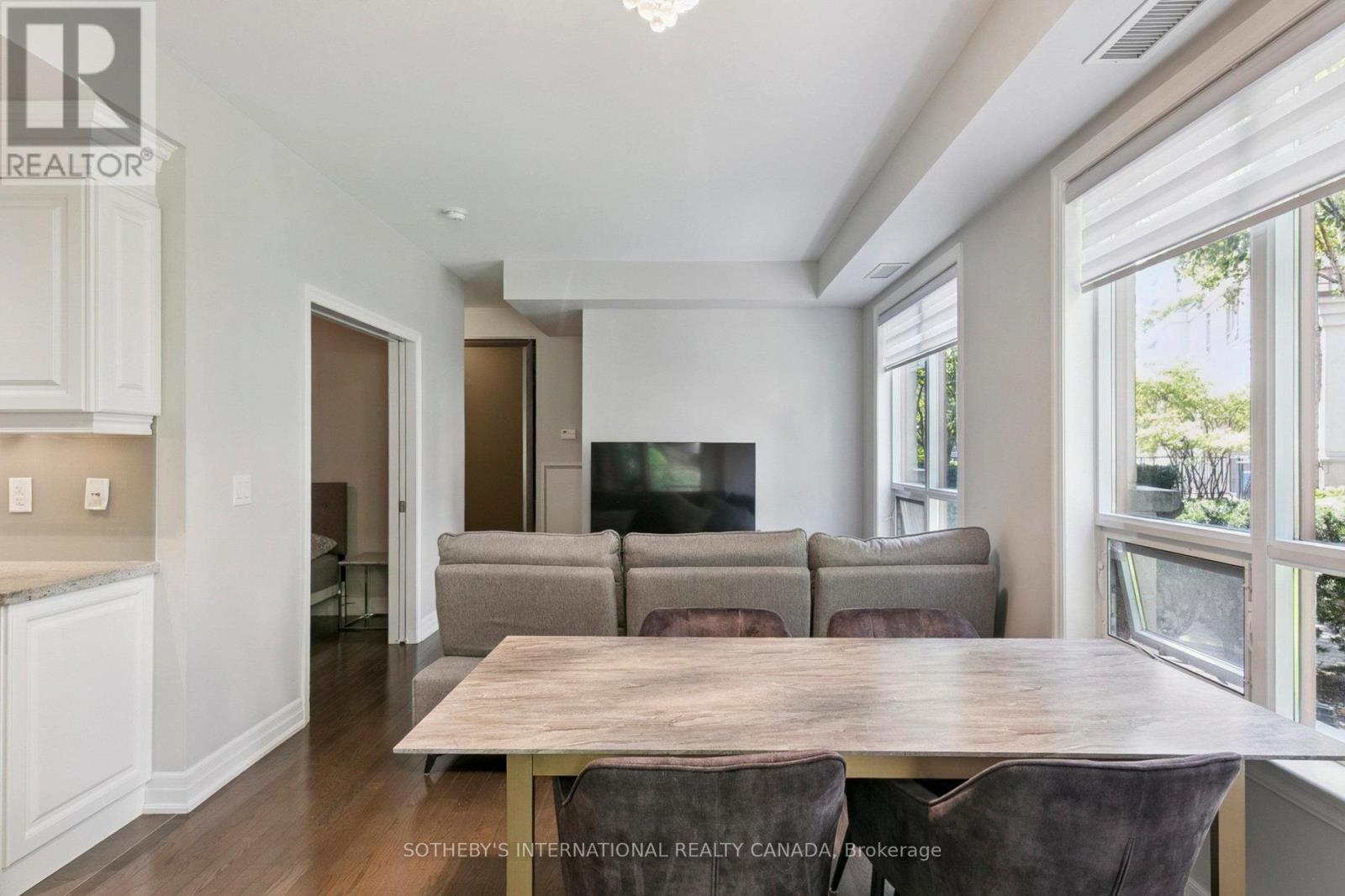 #102 15 REAN DRIVE - 12