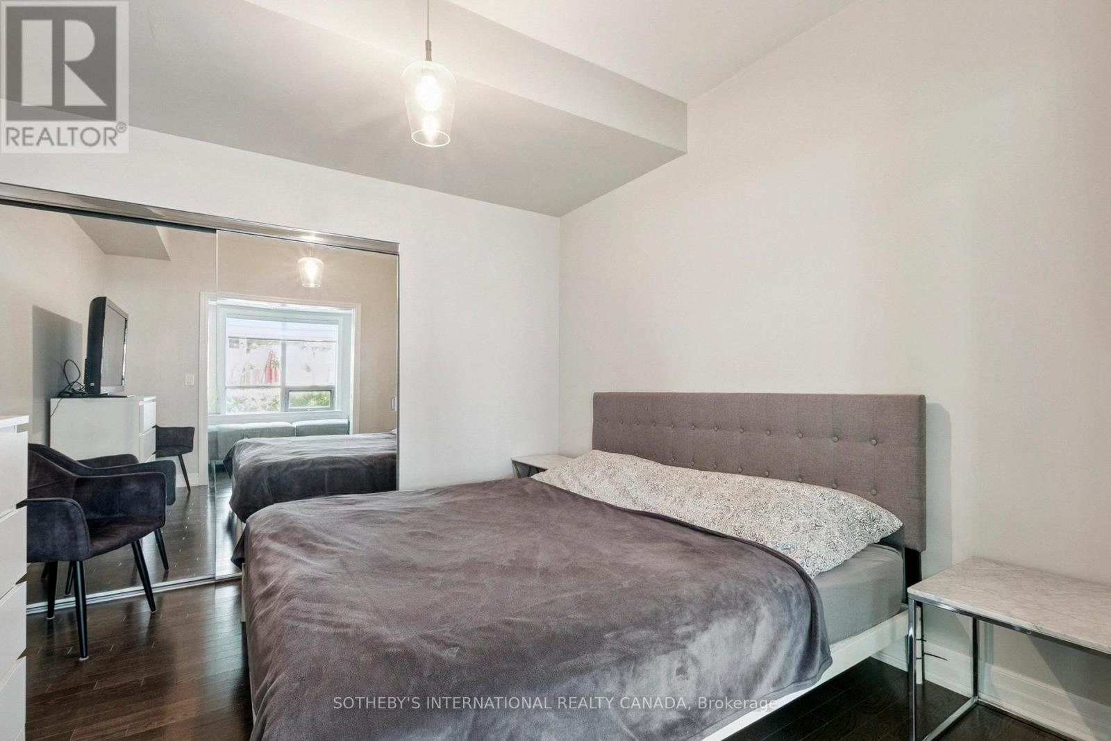 #102 15 REAN DRIVE - 18