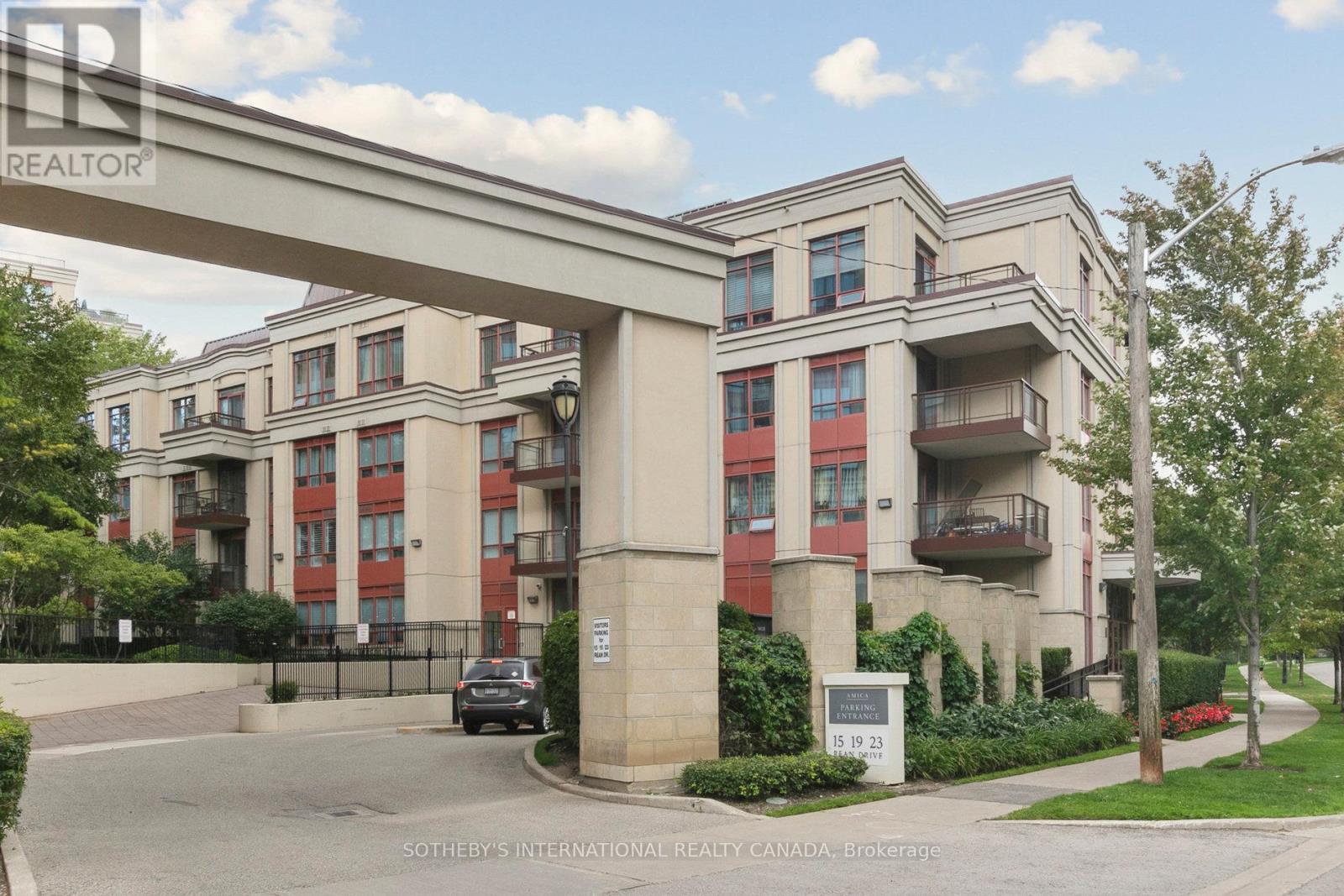 #102 15 REAN DRIVE - Image 2