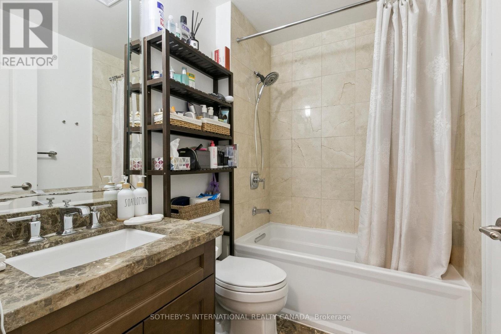 #102 15 REAN DRIVE - 21