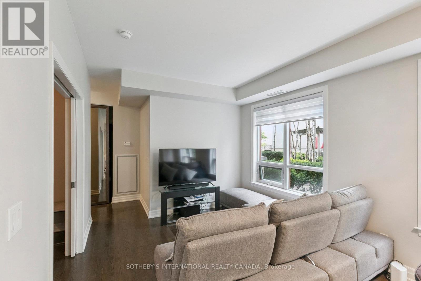 #102 15 REAN DRIVE - 6
