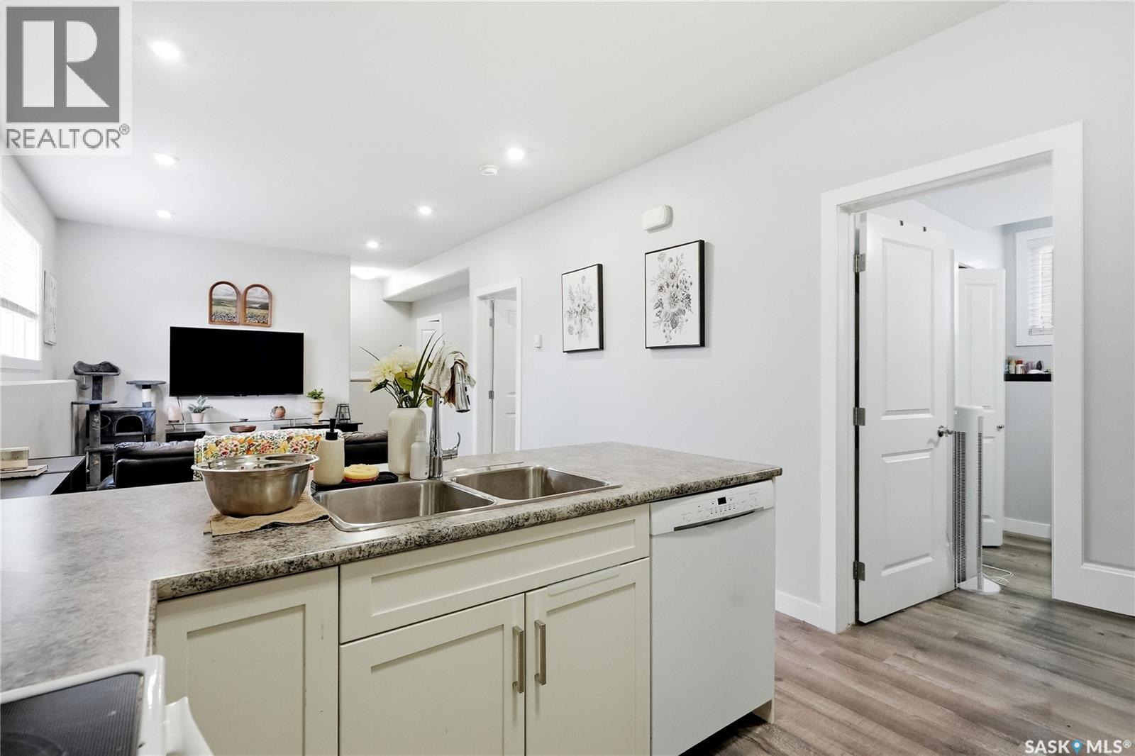 415 Boykowich STREET - 40