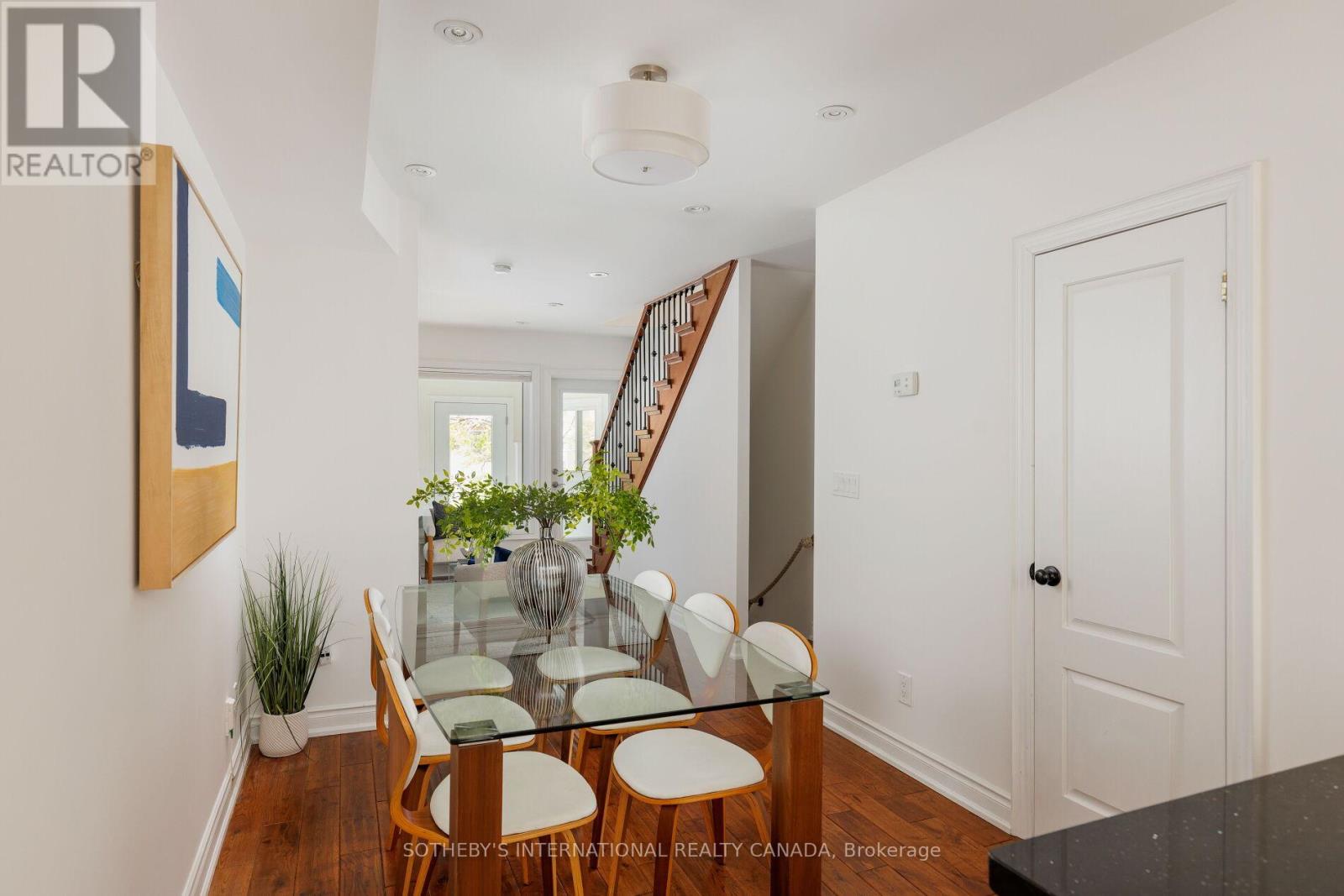866 1/2 CARLAW AVENUE - 10