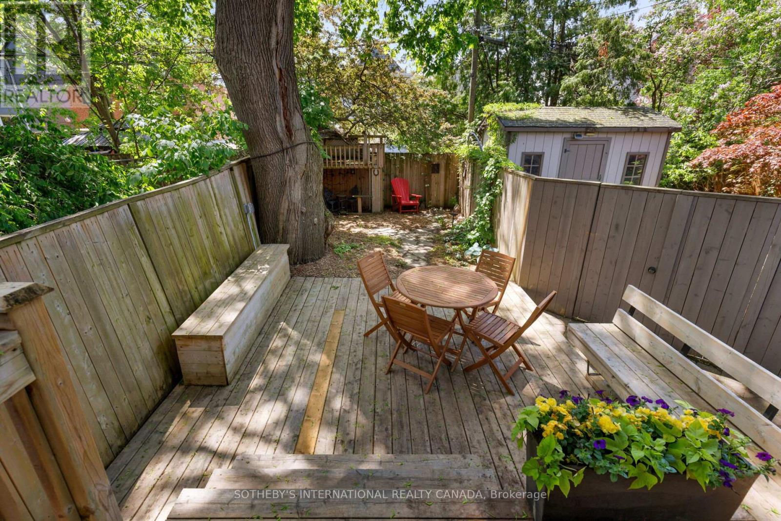866 1/2 CARLAW AVENUE - 20