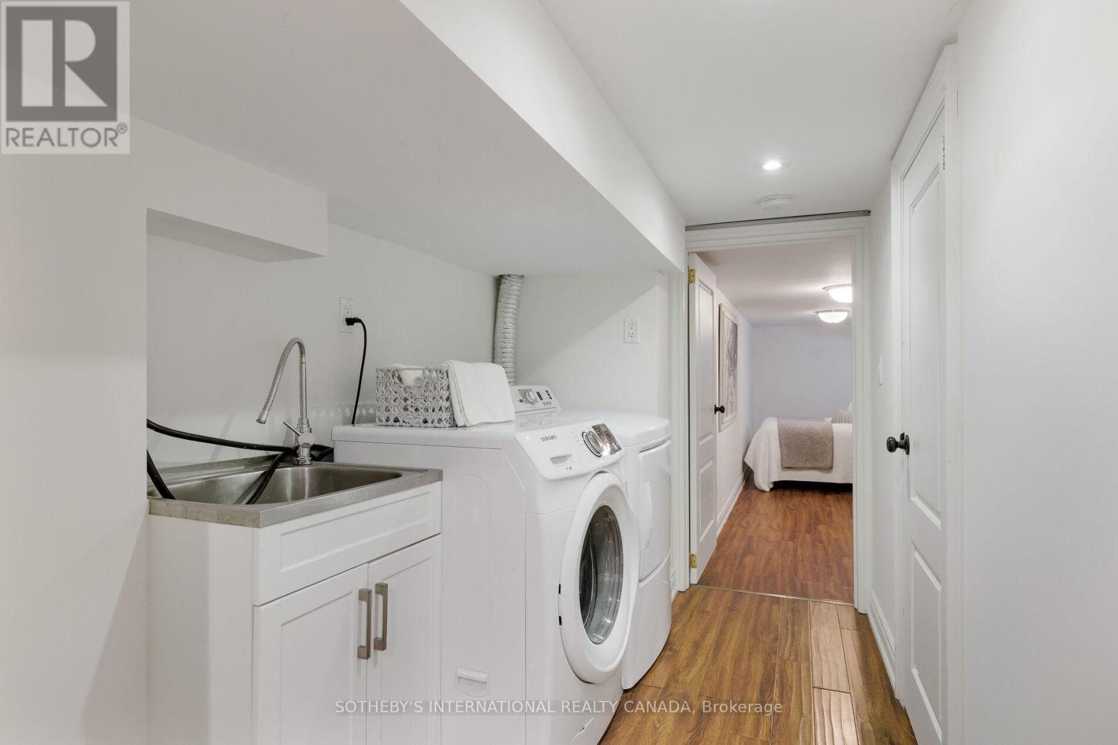 866 1/2 CARLAW AVENUE - 35