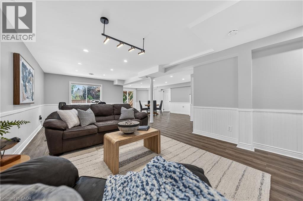 111 HUME Drive - 35