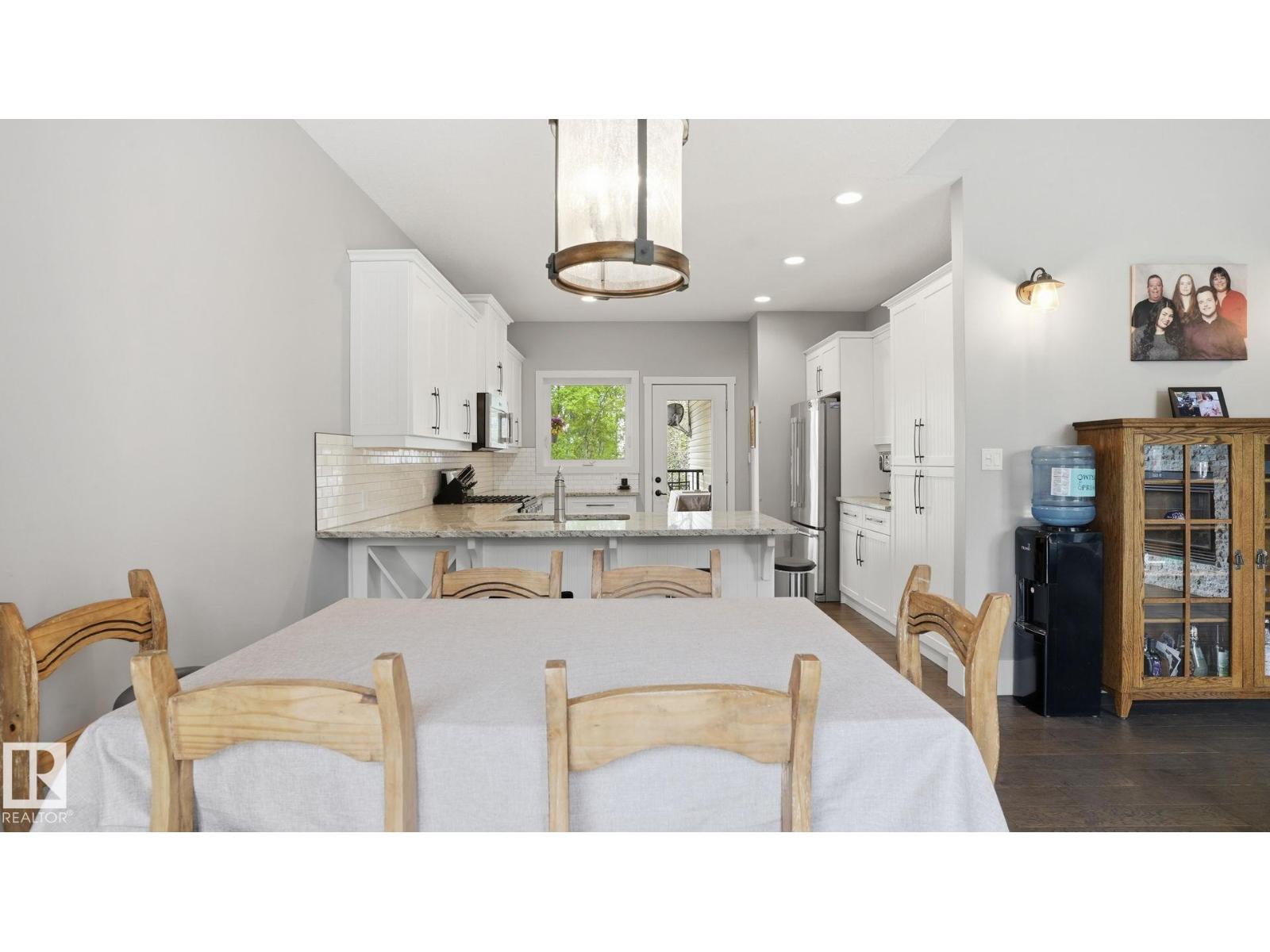 977 9th ST - 10