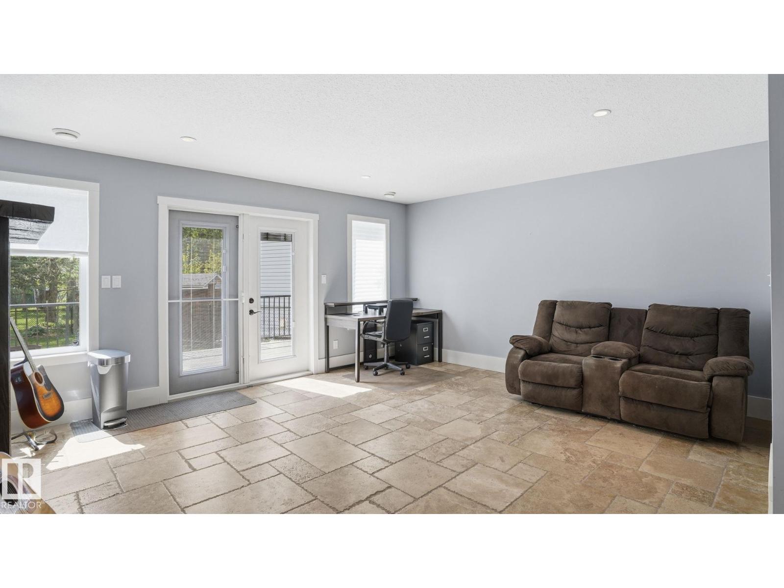 977 9th ST - 26
