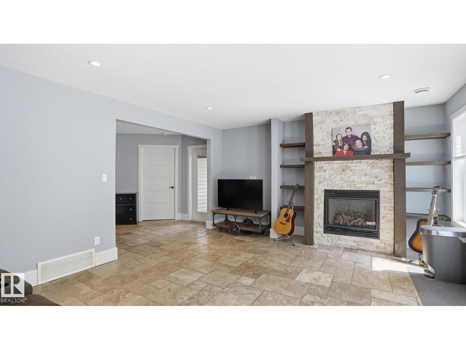 977 9th ST - 31