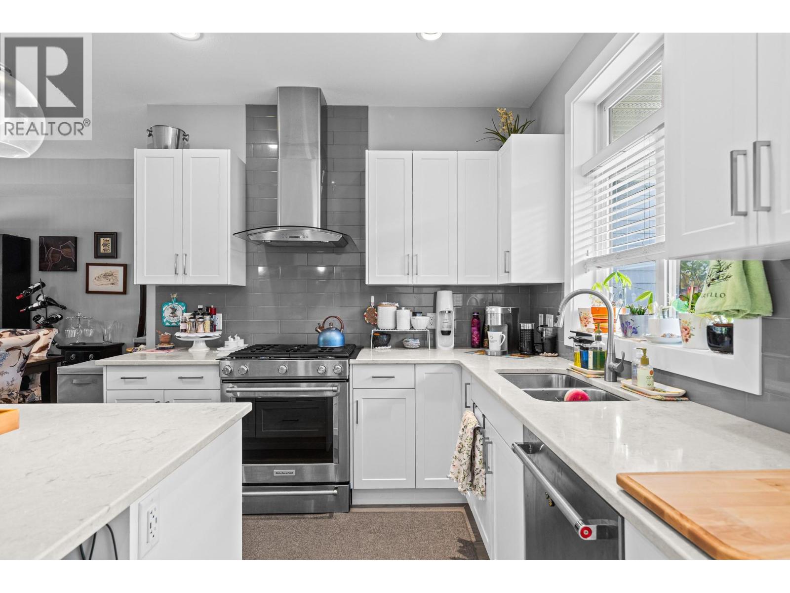 #147 1102 Cameron Avenue - 7